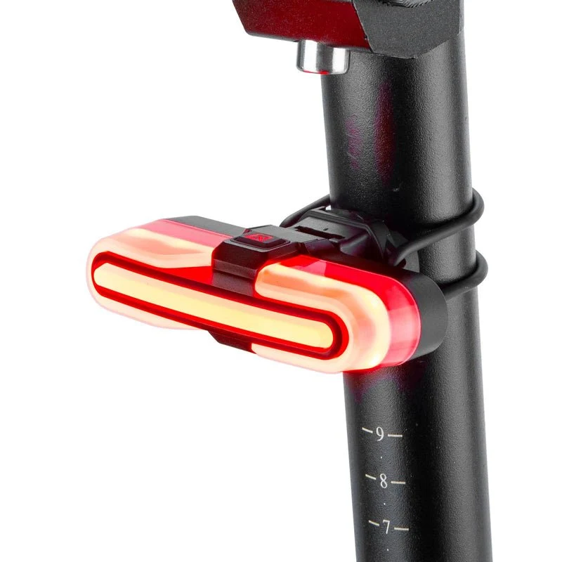 Lumină spate inteligentă cu detectare frânării și USB
