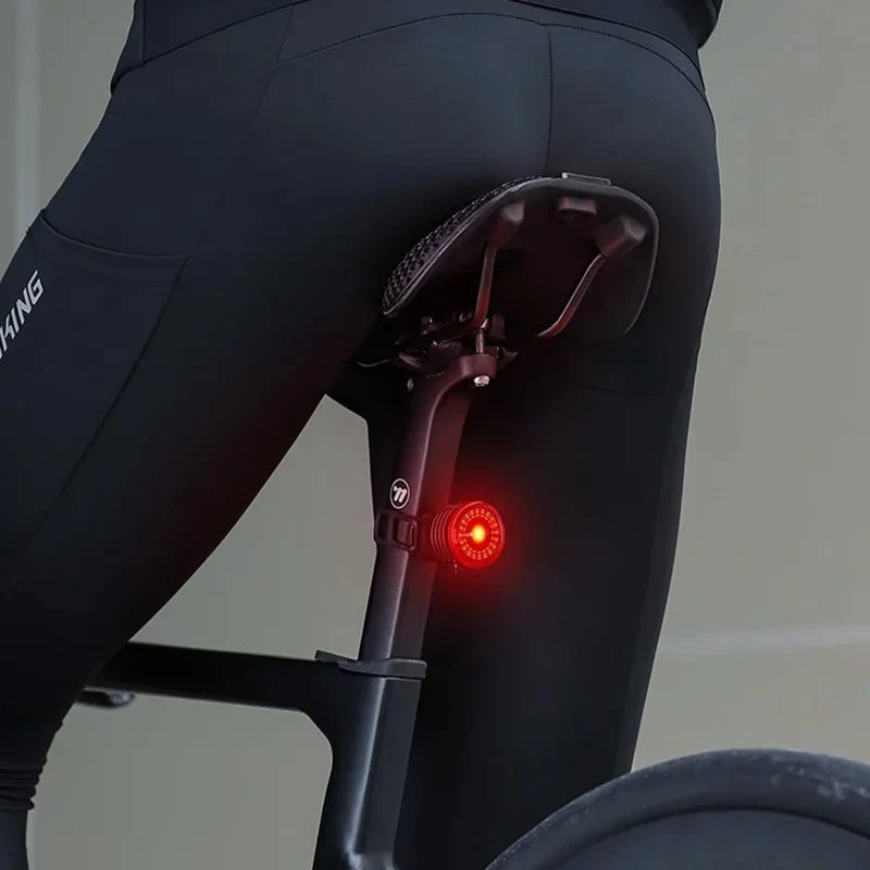 Lumină spate pentru bicicletă cu 4 moduri, detecție inteligentă, avertizare
