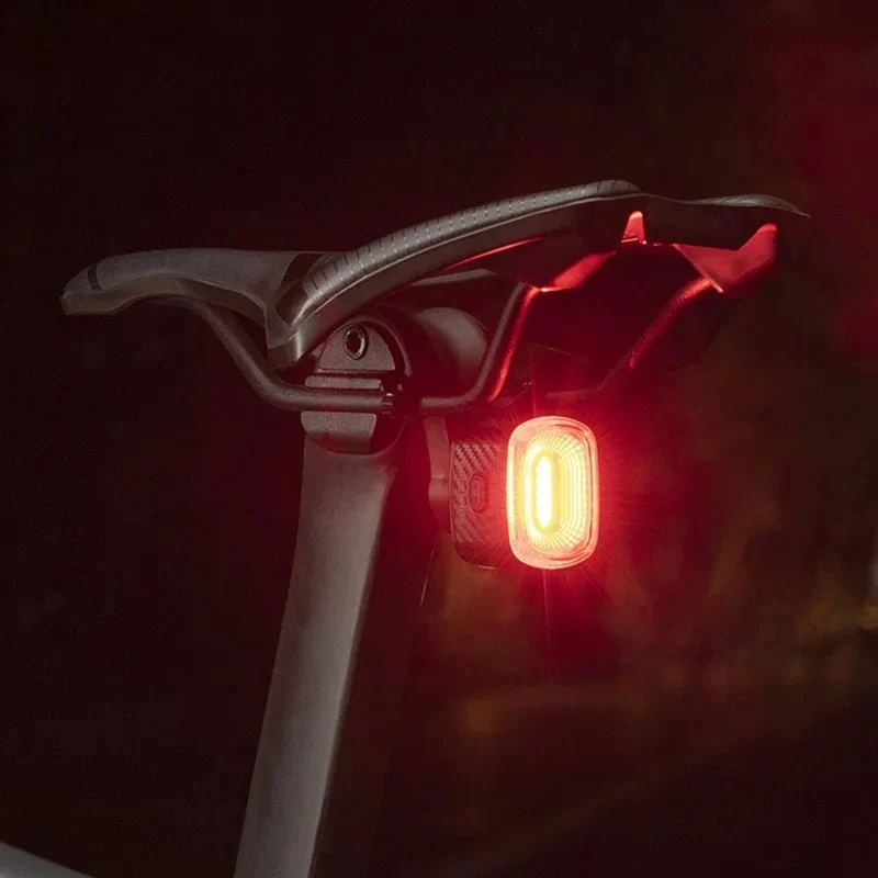 ROCKBROS Q4 Lumină spate inteligentă pentru bicicletă cu detectare frânării