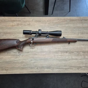 Carabina CZ 557 Lux, cal 30-06, 52cm, luneta Delta Titanium 2.5-15x50