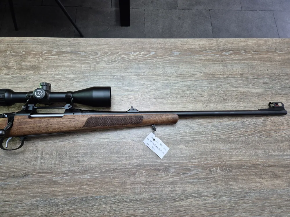 Carabina CZ 557 Lux, cal 8x57JS, 61cm, lemn, luneta 2-12x50