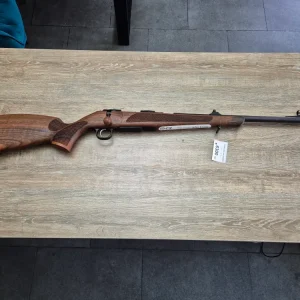 Carabina CZ 600 Lux, cal 223 rem, 51cm, pat lemn, cătări