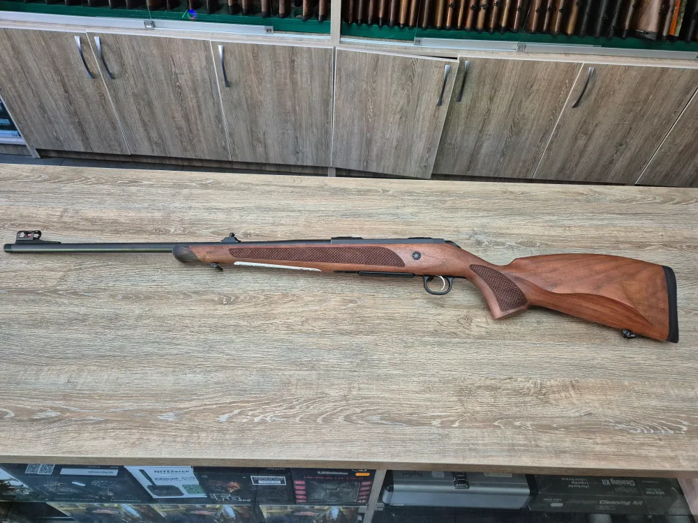 Carabina CZ 600 Lux, cal 300 win mag, 61cm, pat lemn