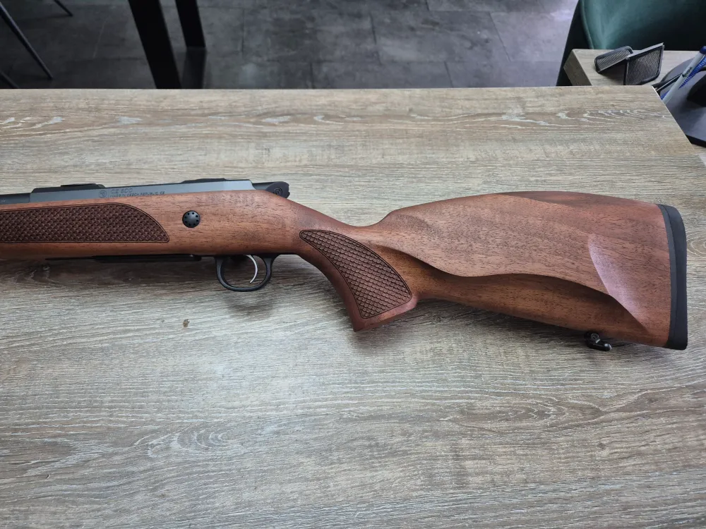 Carabina CZ 600 Lux, cal 308 win, 51cm, pat lemn, cătări