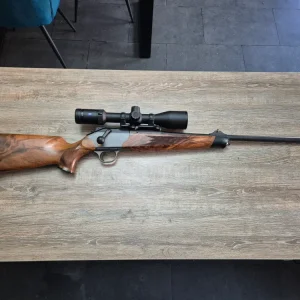 Carabina Blaser R8, cal 300 win mag, 65cm, pat lemn, luneta Zeiss V6 2-12x50