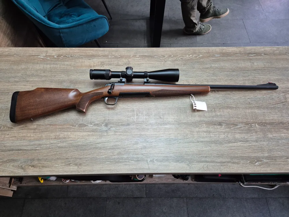 Carabina Browning X-Bolt, cal 30-06, pat lemn + Delta 2.5-15x50