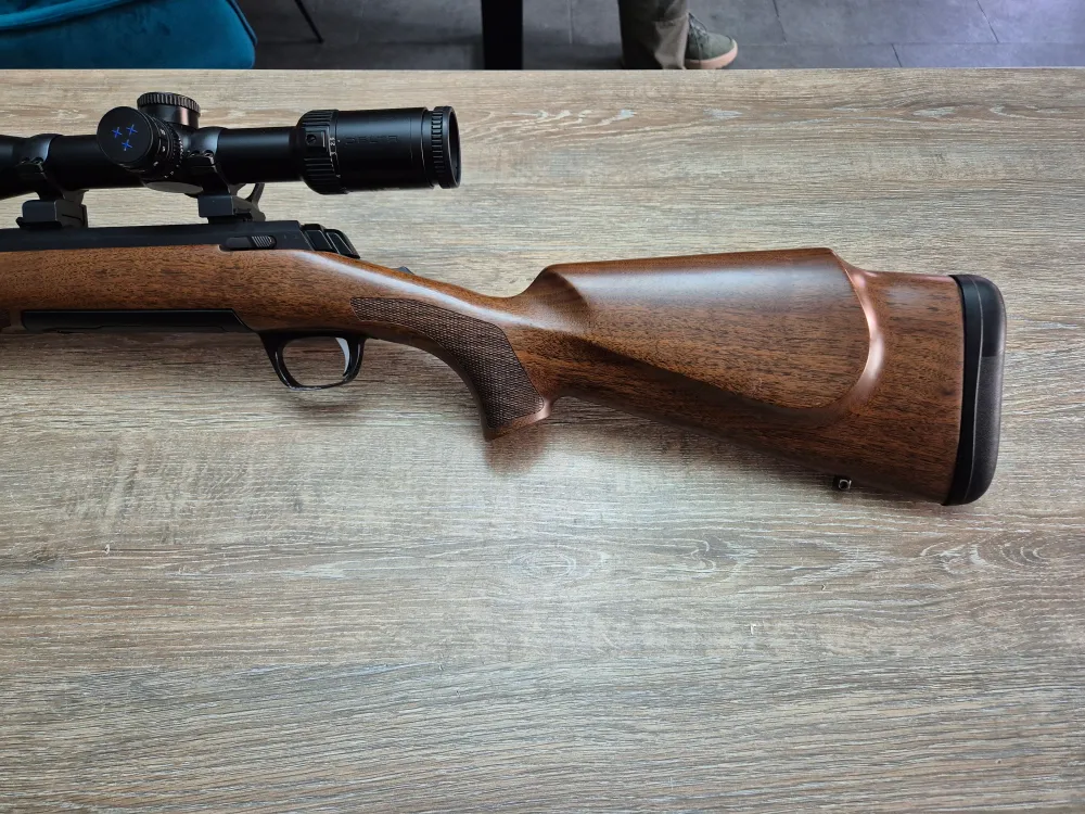 Carabina Browning X-Bolt, cal 30-06, pat lemn + Delta 2.5-15x50