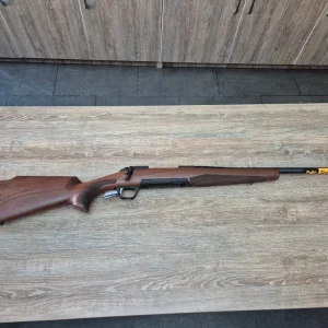 Carabina Browning X-Bolt Hunter, cal 30-06, 53cm, pat lemn
