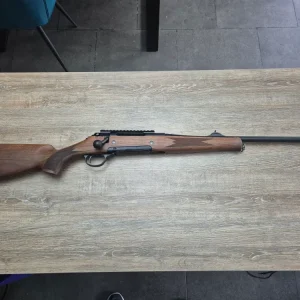 Carabina Haenel Jaeger 10, cal 7x64, 56cm, pat lemn, sina weaver inclusa