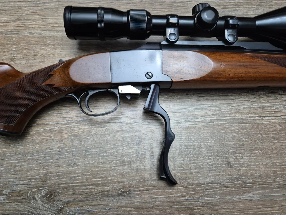 Carabina Ruger No.1, cal 7mm rem mag, teava 64cm, luneta 4-12x56
