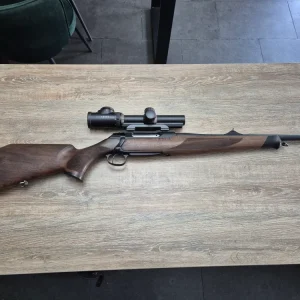 Carabina Sauer 202, cal 9.3x62, 51.5cm, luneta Leica Magnus 1-6.3x24