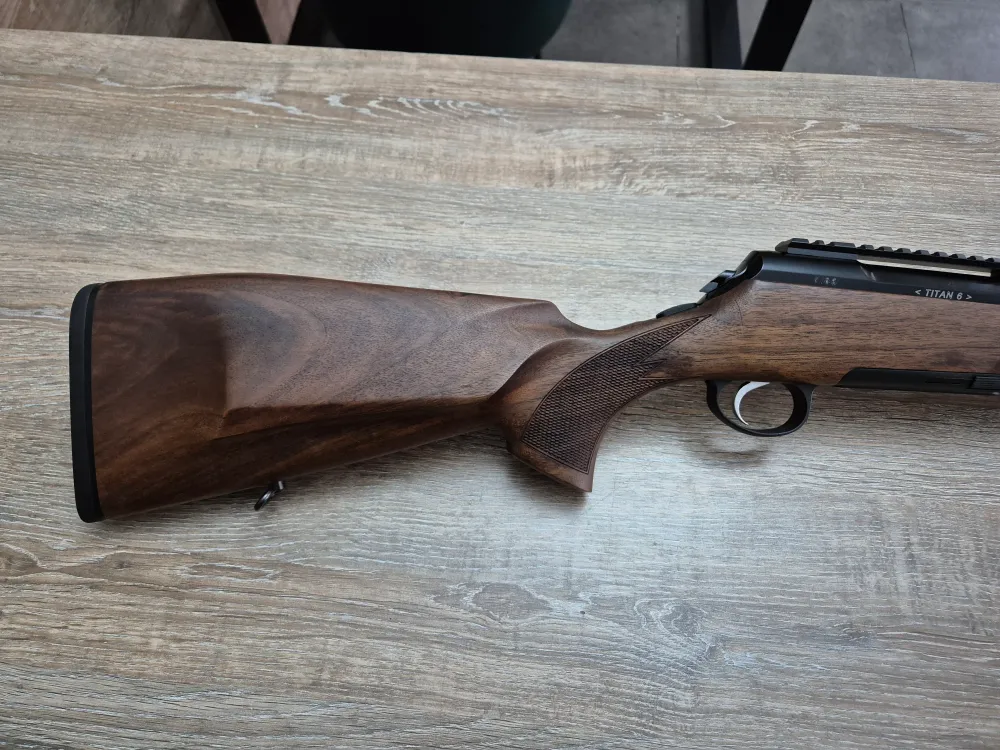 Carabina stangaci Roessler Titan 6, cal 243 win, 56cm, pat lemn