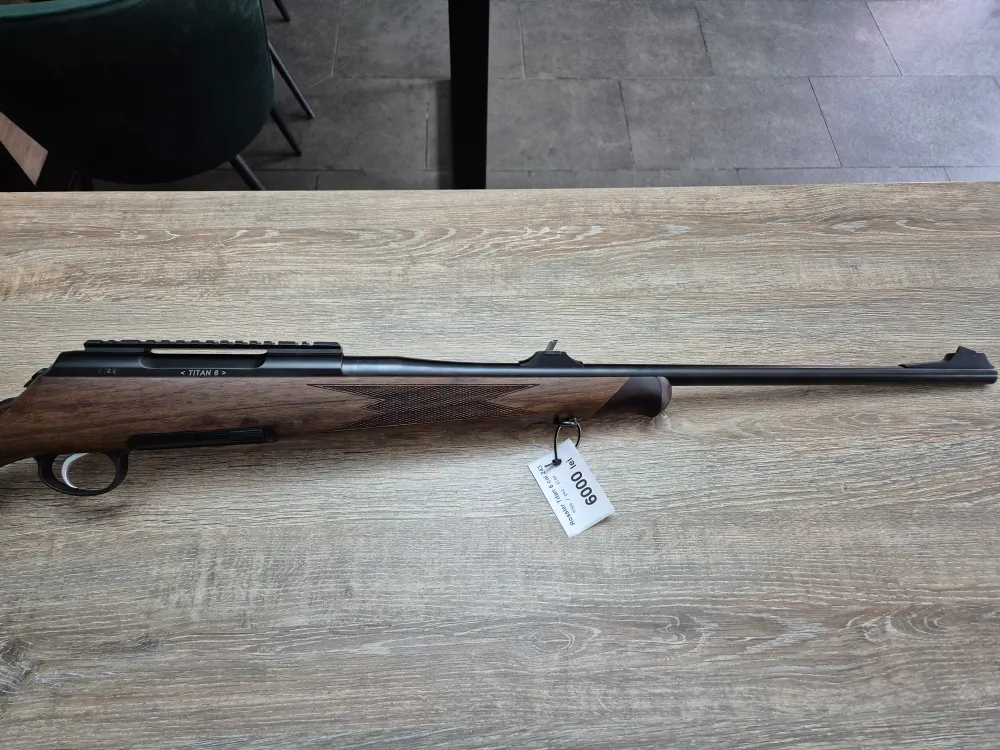 Carabina stangaci Roessler Titan 6, cal 243 win, 56cm, pat lemn