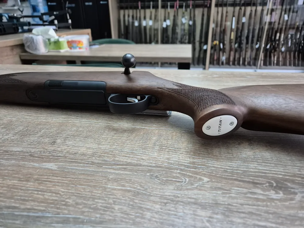 Carabina stangaci Roessler Titan 6, cal 243 win, 56cm, pat lemn