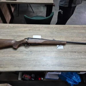 Carabina Tikka T3X Hunter, cal 22-250 rem, 57cm, pat lemn