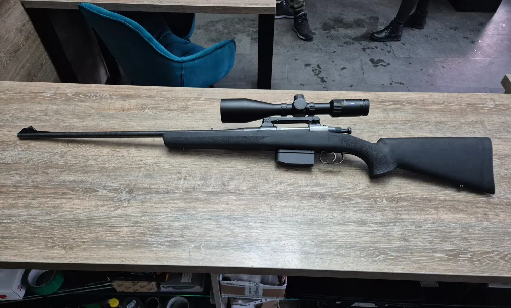 Carabina Voere, cal 8x68S, 65cm, Zeiss Conquest v4 3-12x56