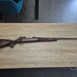 Carabina Weatherby Mark V, cal 300 Weatherby Mag, 66cm