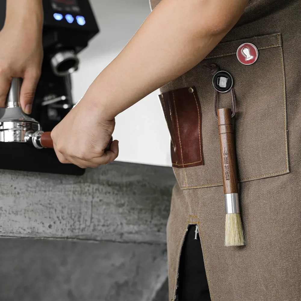 MHW-3BOMBER Barista Wings Cylindrical Brush Walnut