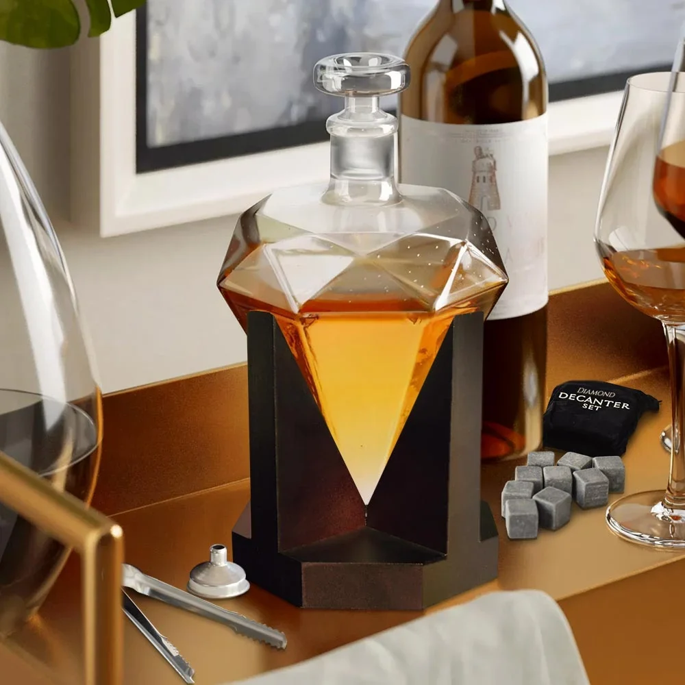 Set decantor forma de diamant, suport din lemn, materiale de calitate, 850 ml