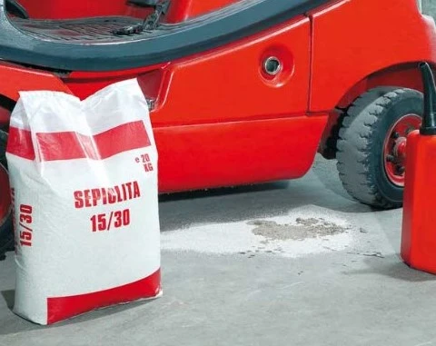 Material absorbant si antiderapant pentru scurgeri accidentale de uleiuri si antigel,20kg