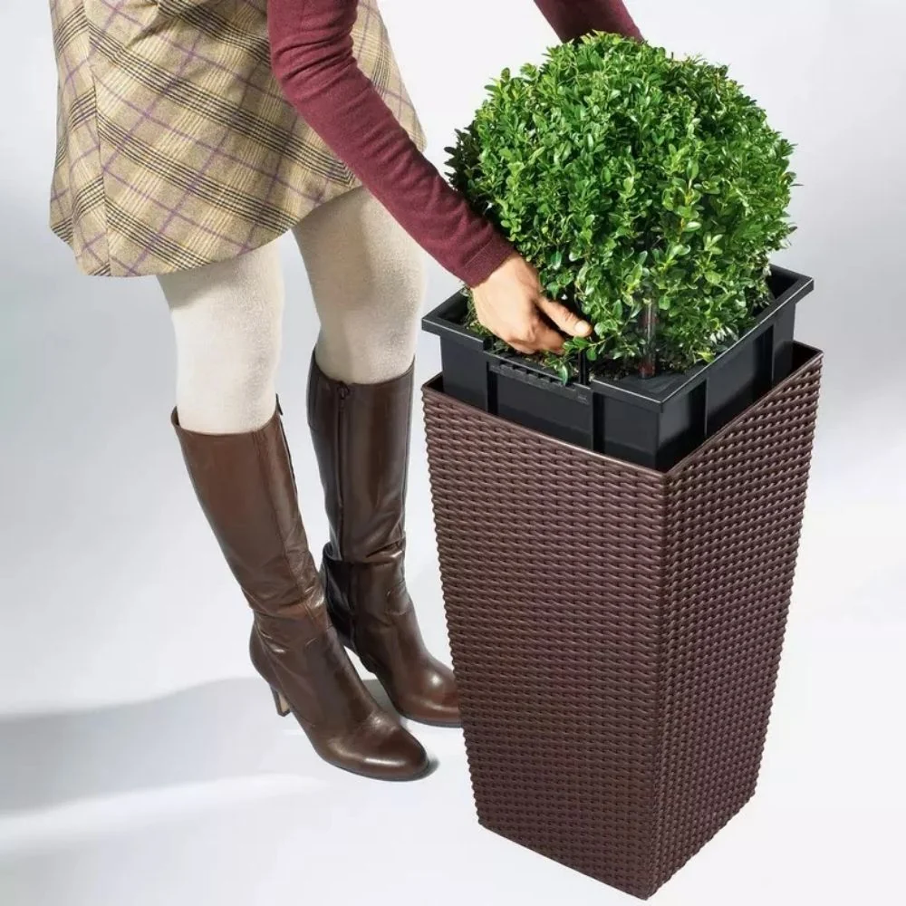 Ghiveci Auto-Irigant Lechuza Cubico Cottage 30, efect de ratan gri, pentru plante cu ghiveci, sistem de autoirigare, inser...