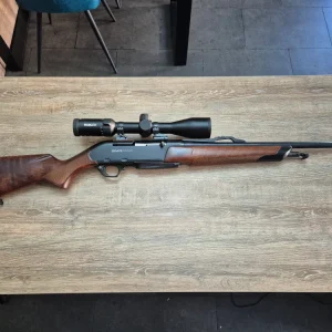 Carabina semiauto Winchester SXR Vulcan, cal 300 win mag + Luneta Noblex 2-12x50