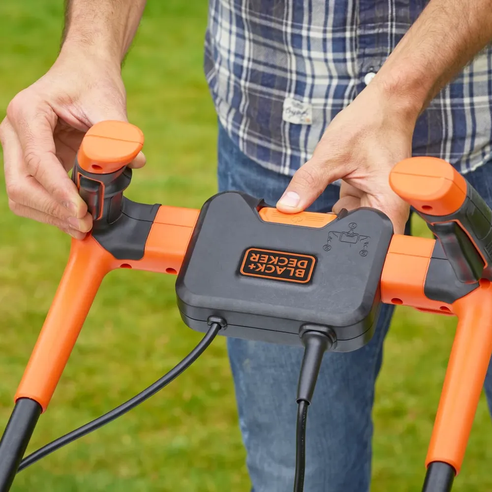 Maşă de tuns iarba Black+Decker BEMW451BH-QS 1200W