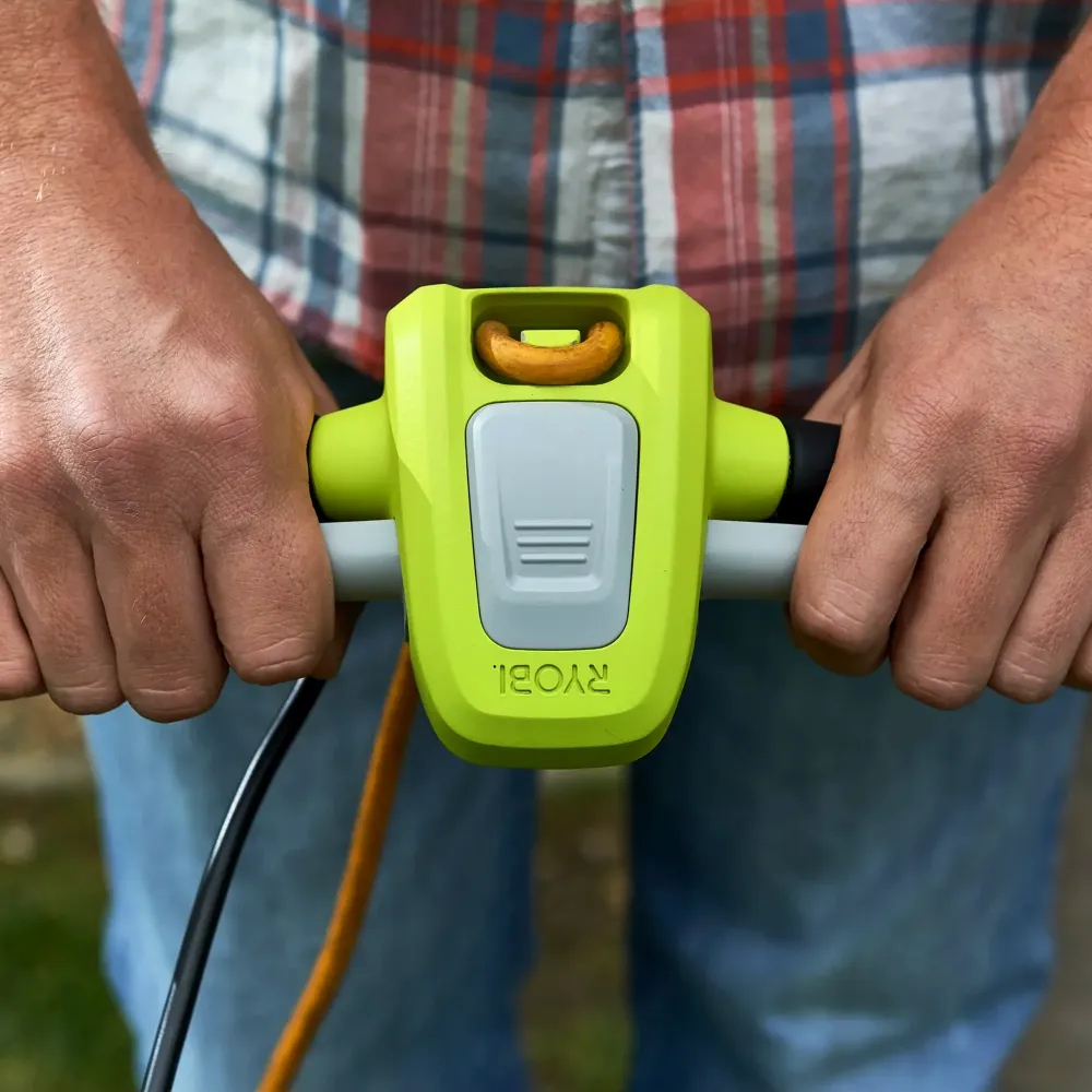 Maşă de tuns iarba Ryobi RLM13E33S 1300W