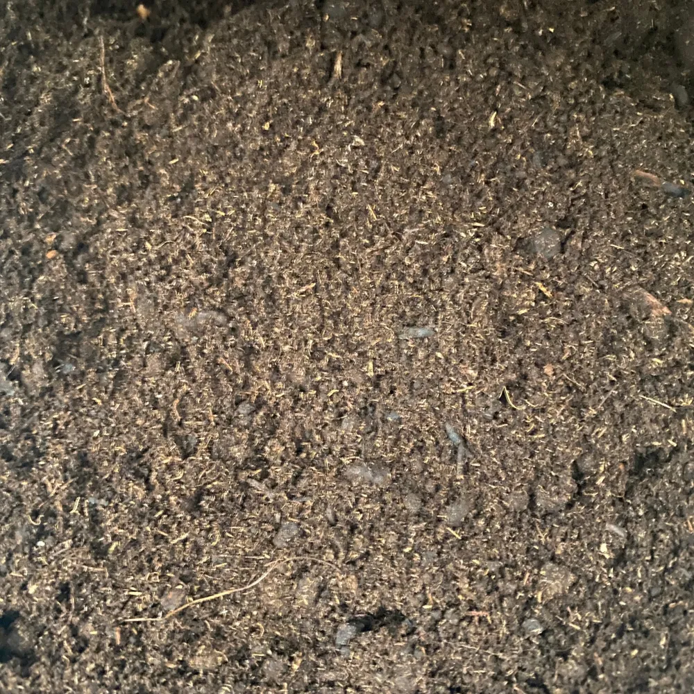 Turba neagra acida (PH 3,5-4,5)