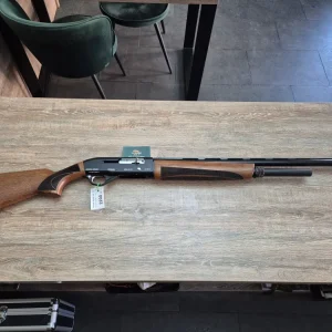 Lisa semiautomata Aksan Arms, cal 12/76, 71cm, pat lemn