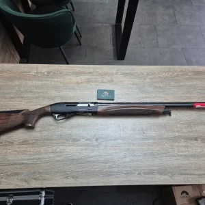 Lisa semiautomata Benelli Raffaello Black, cal 12/76, 70cm, pat lemn