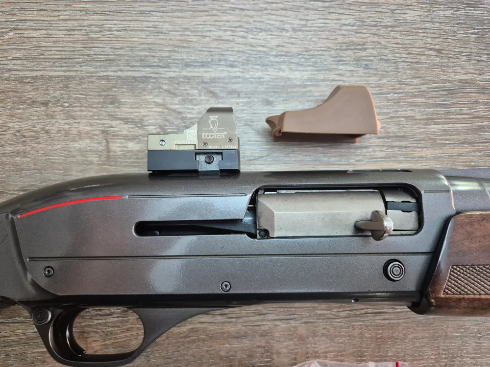 Lisa semiautomata Winchester SX3, cal 12, 76cm, red dot Docter inclus