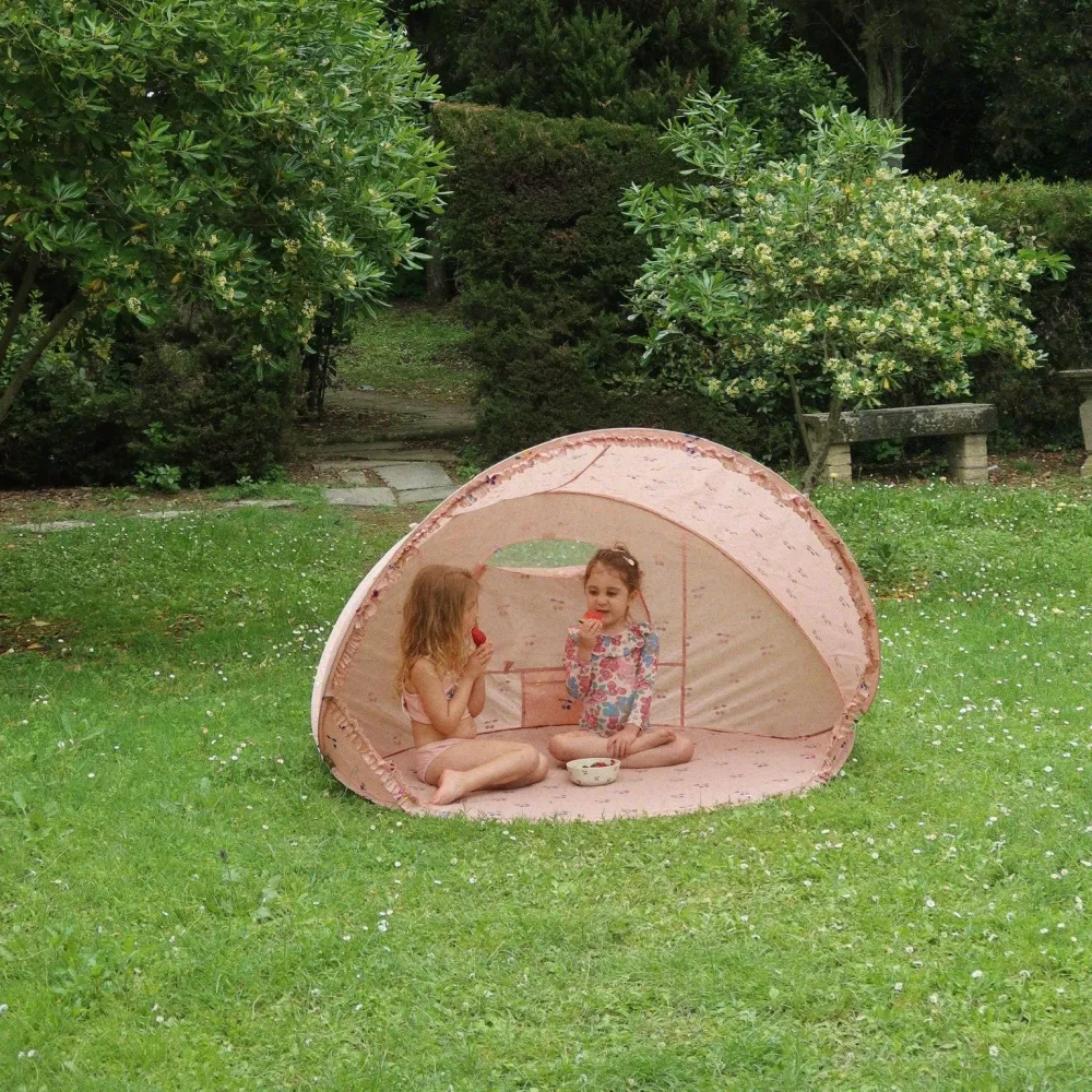 Konges Slojd Cort pop-up de plajă pentru copii mici cu husă Ma Grande Fairy Cherry