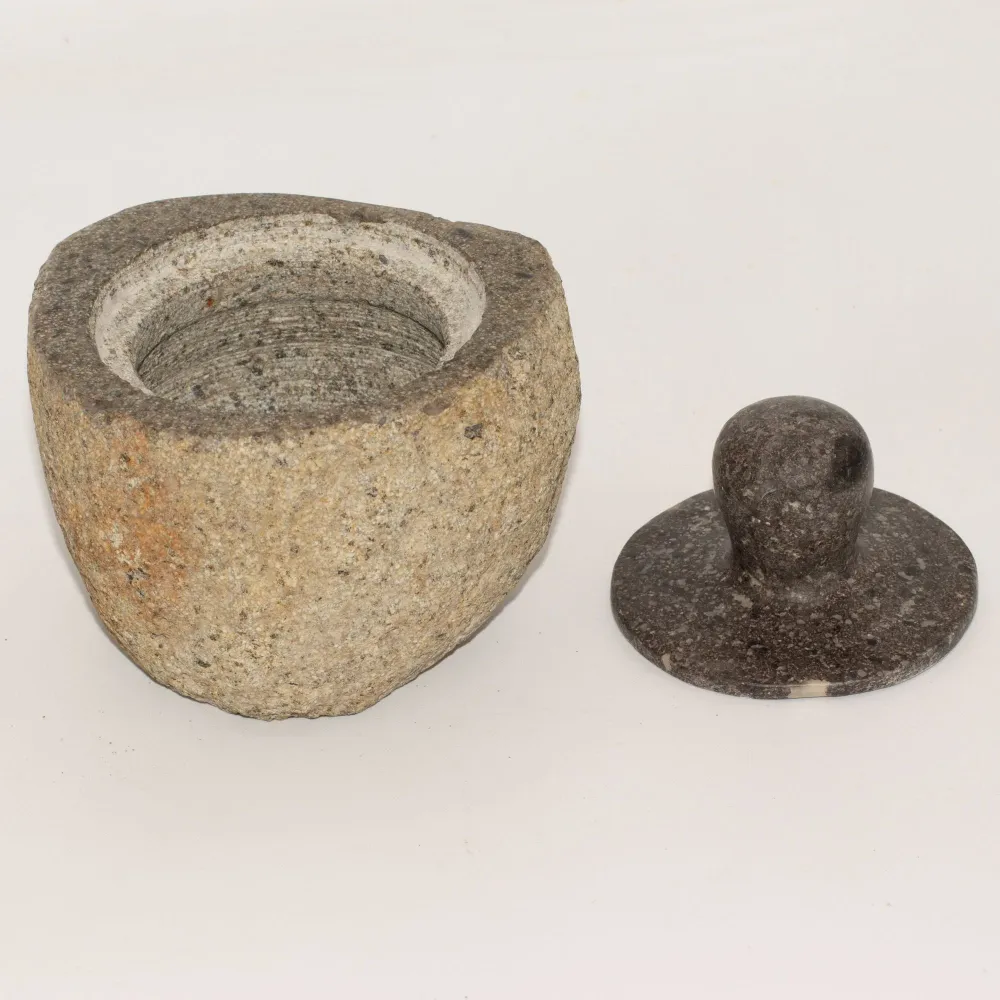 Ghiveci de împământare din piatră de râu naturală - Mediu (aprox. 12x8cm)