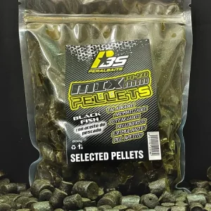 Se amestecă Pellets Lichide Peralbaits Black Fish 14-20 mm
