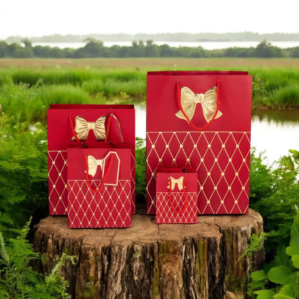 Pungi cadou cu mâner model fundă și romburi aurii 31x42x12cm - roșu (set 12 buc)