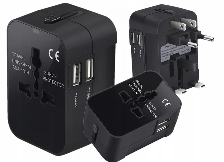 Adaptor de călătorie USB universal