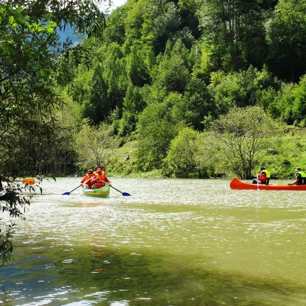 Canoeing munti