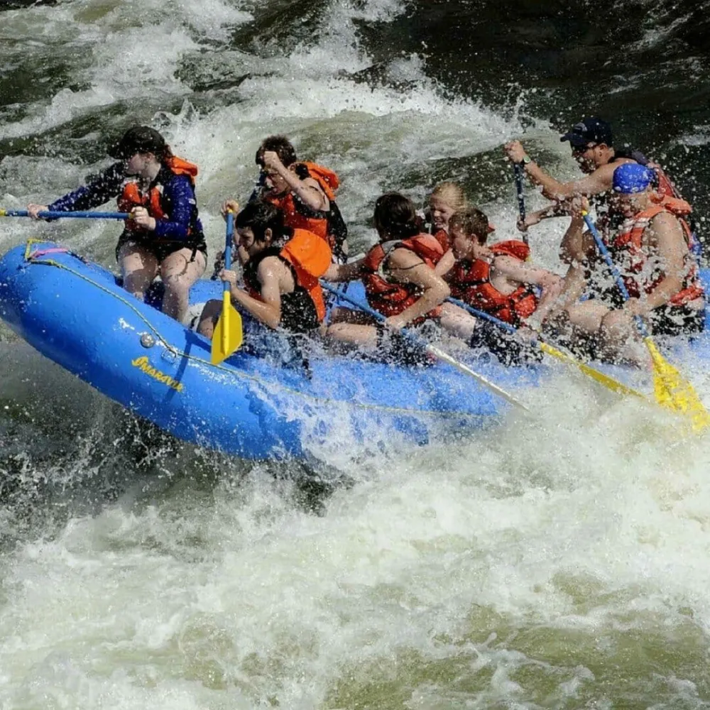 Rafting si adrenalina pe Jiu