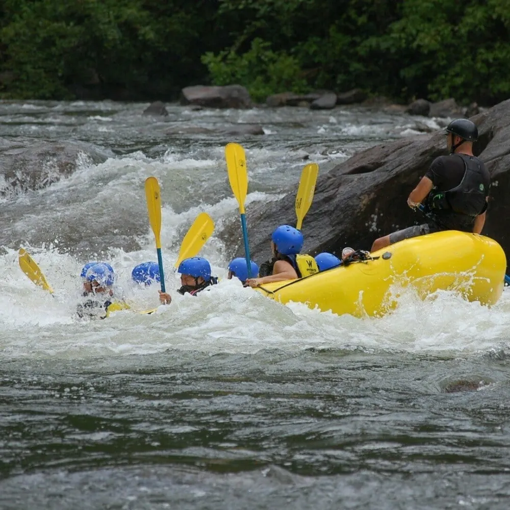 Rafting si adrenalina pe Jiu