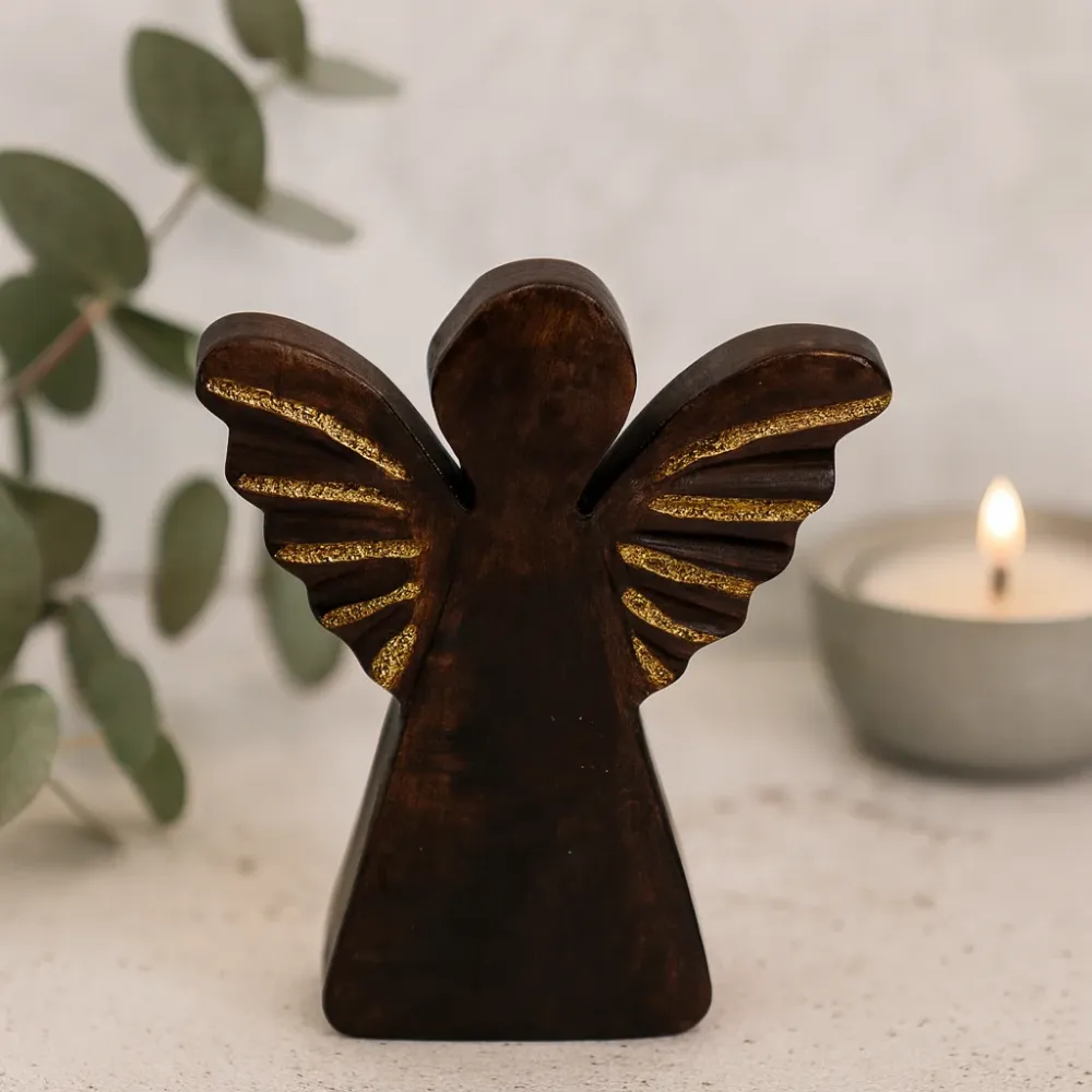 Figurină Înger din Lemn de Mango Sculptată Manual cu Aripi Aurii