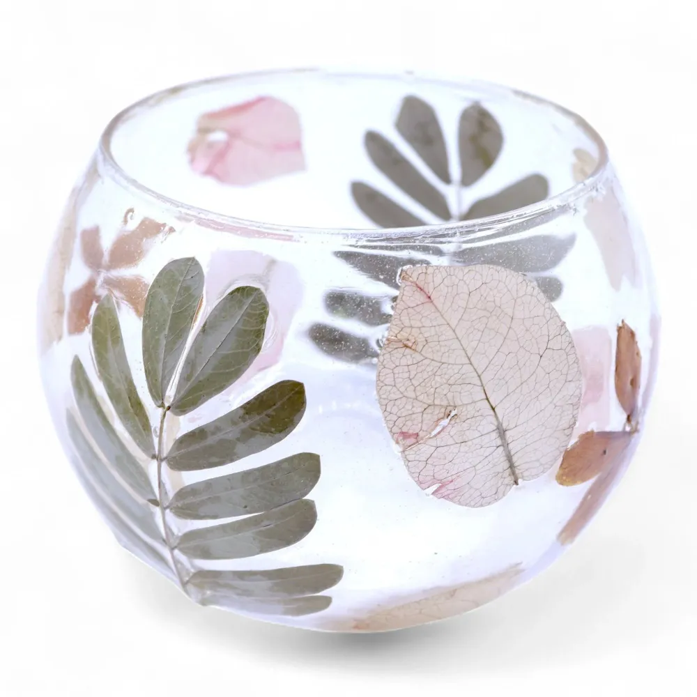 Suport pentru lumânare tip tealight din sticlă reciclată cu flori presate Primavera