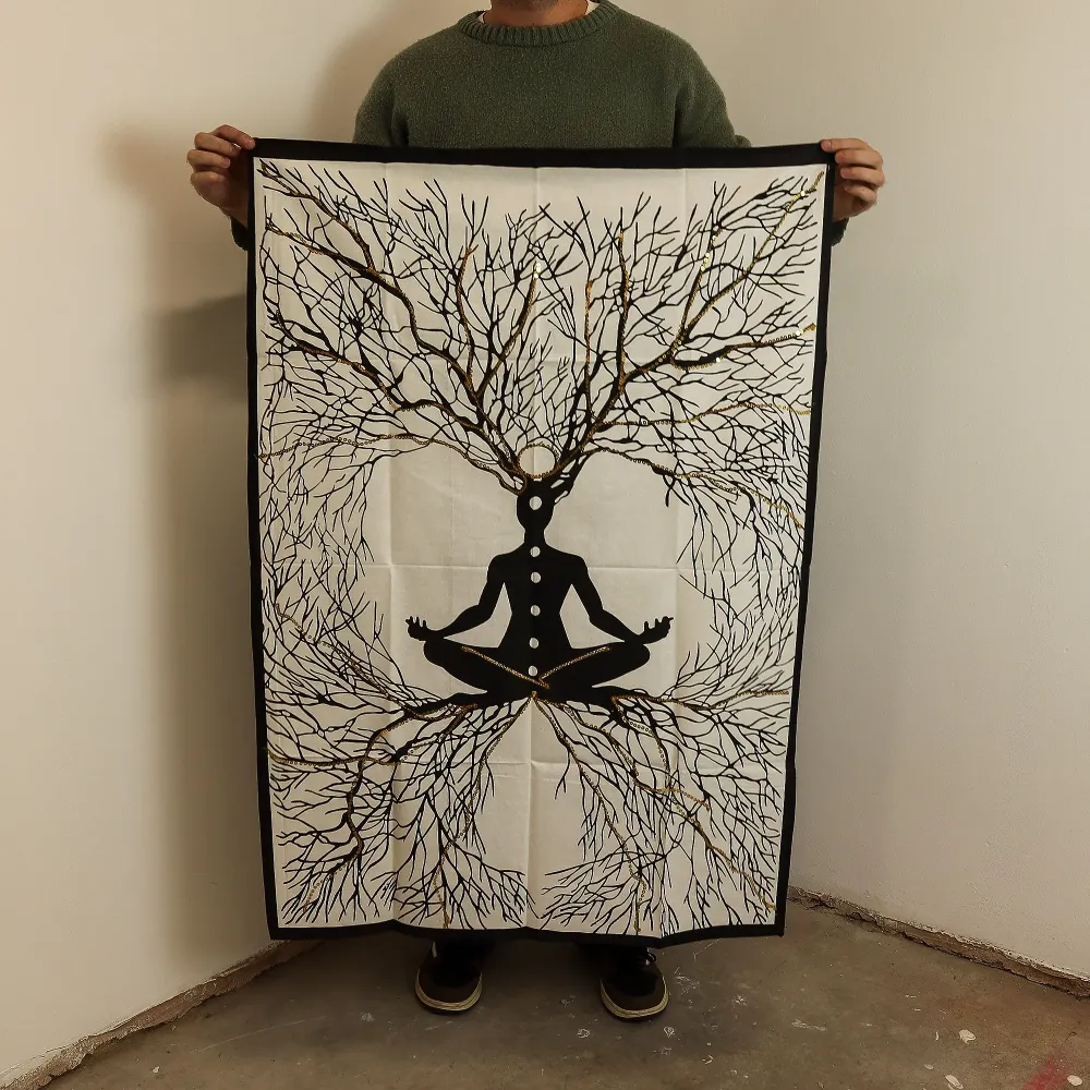 Artă de perete din bumbac (70x110cm) – Conexiunea Pământului cu Chakra