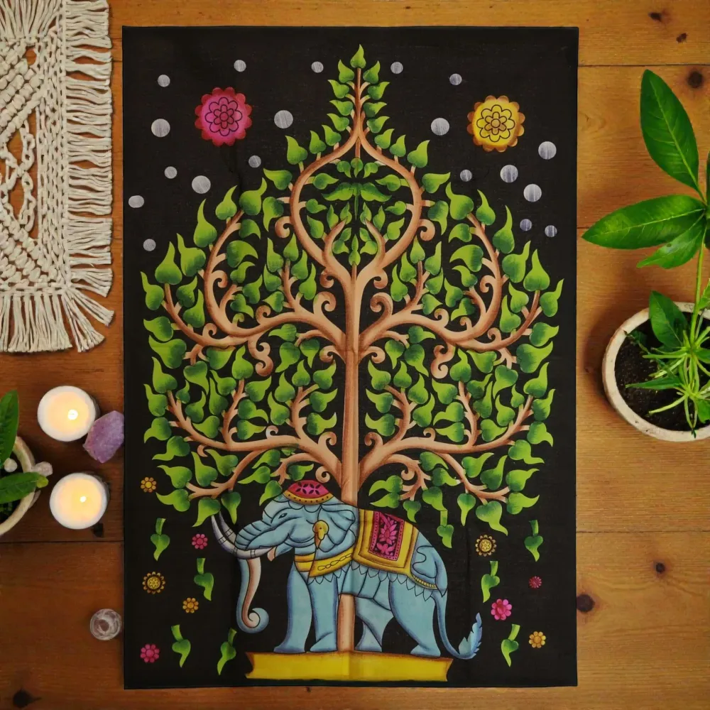 Artă de perete din bumbac (70x110cm) – Elefant și Arborele Vieții