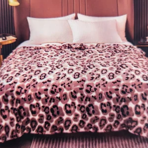 Lenjerie de Pat Cocolino 4 Piese – CASA HOME – Model Animal Print Bej & Negru – Moale si Calduroasa