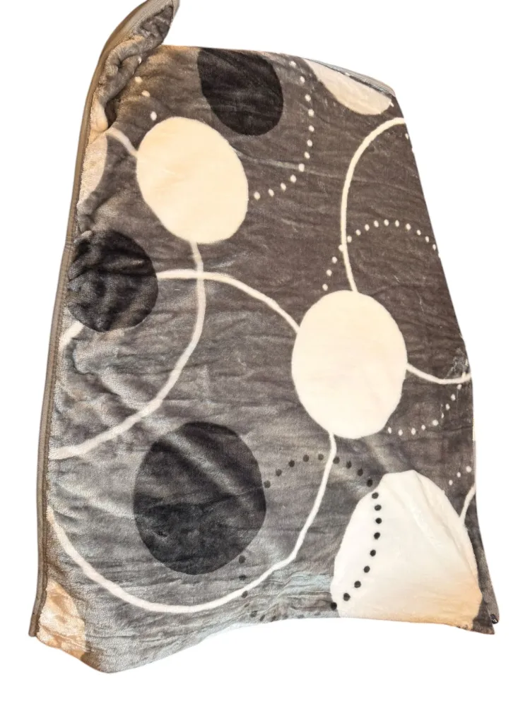 Patura Dubla Groasa – 200x230 cm – Model Abstract Gri cu Cercuri – Moderna si Calduroasa