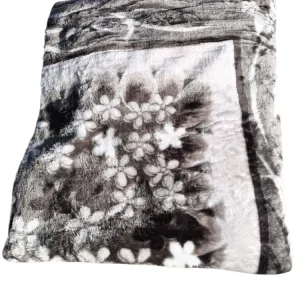 Patura Dubla Groasa – 200x230 cm – Model Floral Gri cu Alb – Moale, Eleganta si Calduroasa