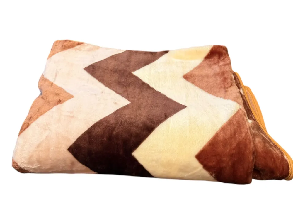 Patura Dubla Groasa 200x230 cm Model Zig-Zag Maro-Bej