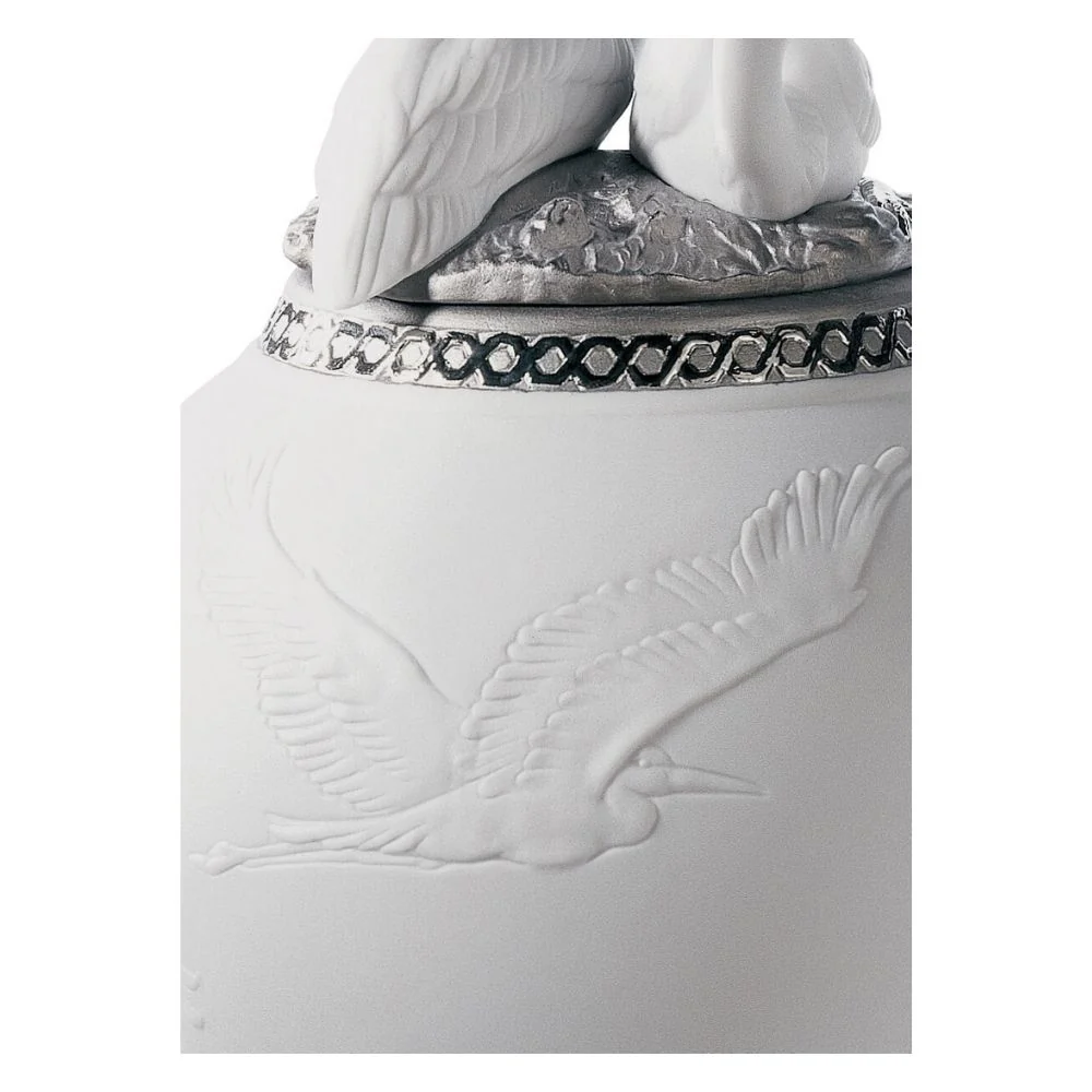 Vaza din portelan cu capac Herons Realm Jose Luis Alvarez - LLADRO
